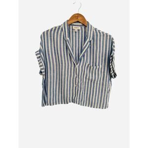 Evereve Sophia Linen Resort Shirt Blue and White Stripe Button Down